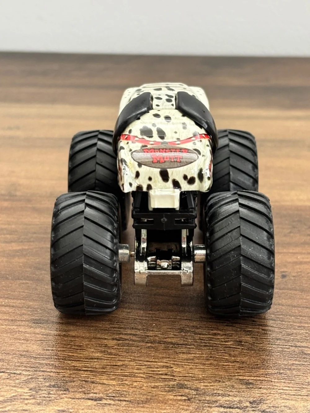 Monster Jam Monster Mutt Dalmatian Dog Truck Die Cast Silver Tires Hot Wheels